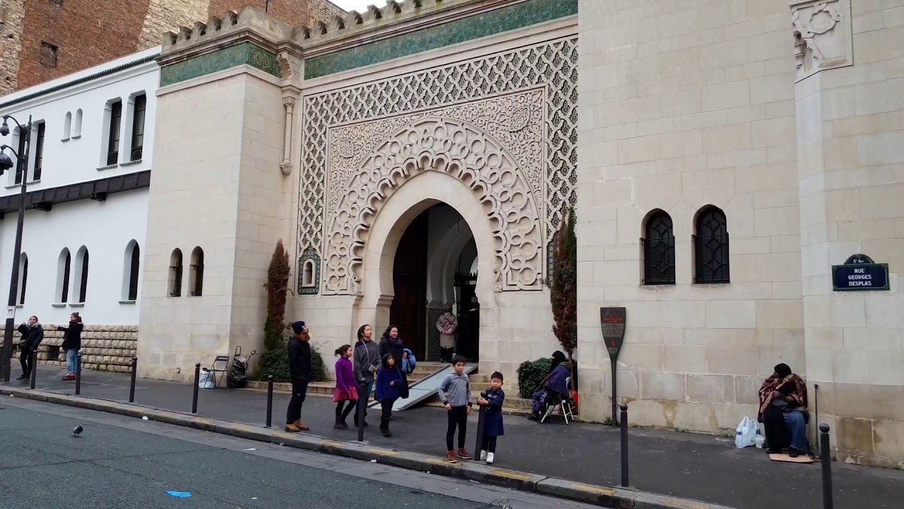 التلفزيون الجزائري ينقل صلاة الجمعة من مسجد باريس تزامنا والعشر الأواخر من شهر رمضان المبارك